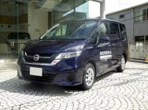 Nissan_SERENA_X_(DAA-GC27)